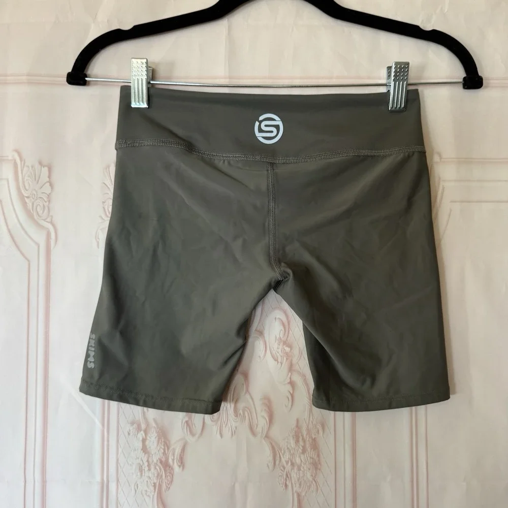 SKIMS Compression Performance Biker Shorts Mid Waisted Gunmetal Size XS NWT